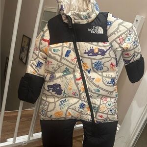 The North Face 1996 Retro Nuptse Print One-Piece snowsuit - size 6-12m NWOT